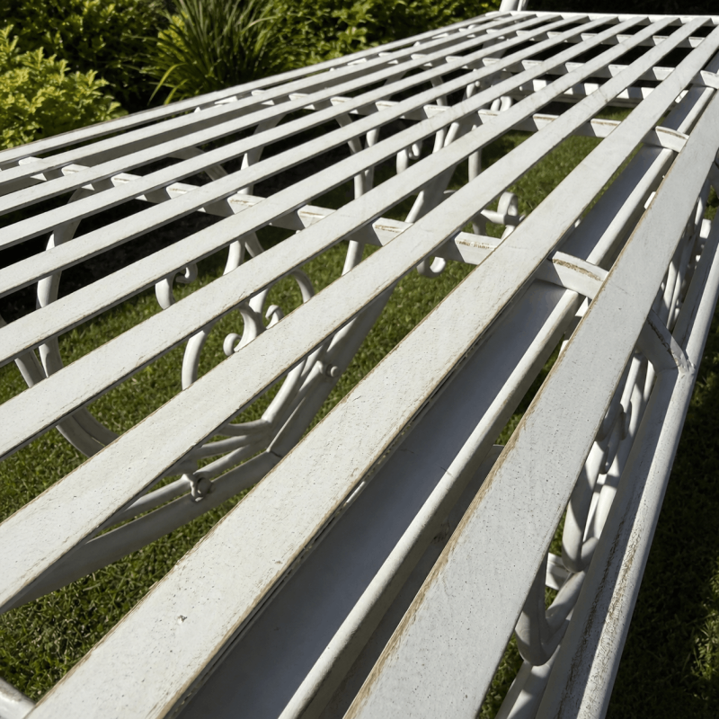 Seat and base of the heart-arch bench