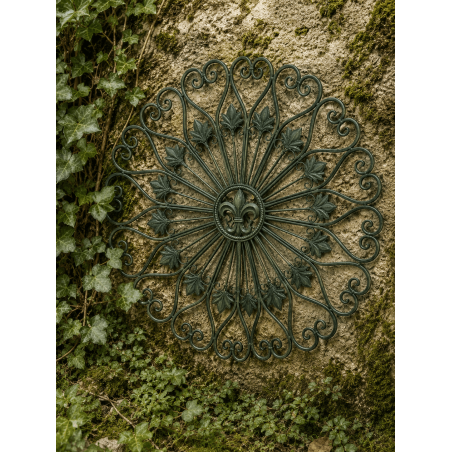 Grande rosace murale fleur de lys en métal – 95 cm