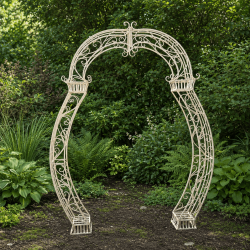 Grande arche de jardin en métal ivoire patiné à volutes – H 242 cm